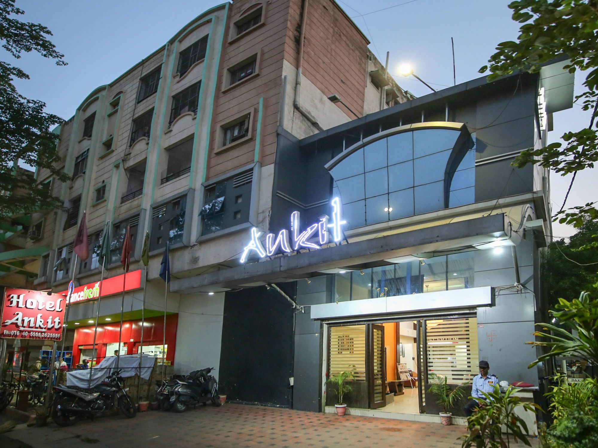 Oyo 15144 Hotel Ankit Dzsabalpur Kültér fotó